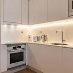 Deluxe 1 Bdr W/ Pool View By Lovelystay * Lisbon