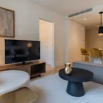 Deluxe 1 Bdr W/ Pool View By Lovelystay Lisbon