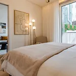 Apartment Deluxe 1 Bdr W/ Pool View By Lovelystay