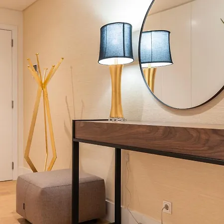 شقة Deluxe 1 Bdr W/ Pool View By Lovelystay Lisboa