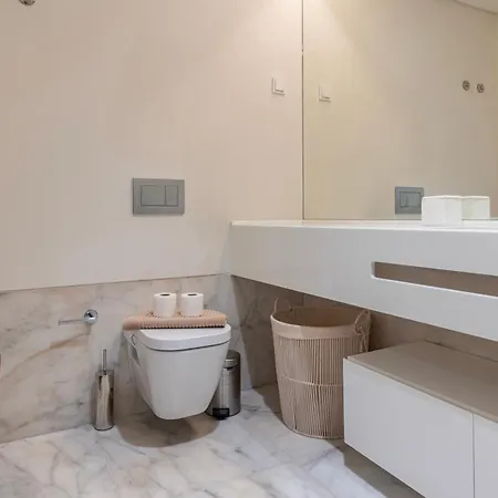 Deluxe 1 Bdr W/ Pool View By Lovelystay *