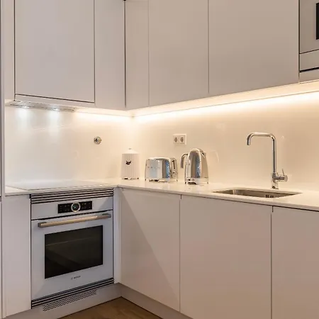 Deluxe 1 Bdr W/ Pool View By Lovelystay * Lisboa