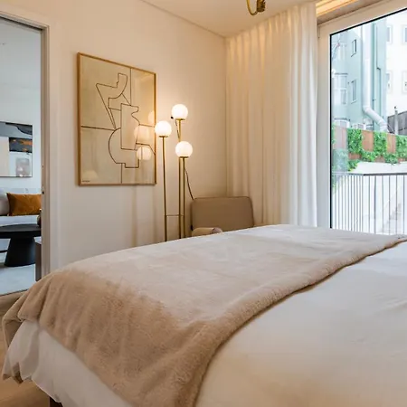 Apartment Deluxe 1 Bdr W/ Pool View By Lovelystay