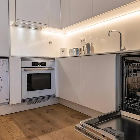 Apartment Deluxe 1 Bdr With Pool By Lovelystay *