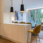 Apartment Deluxe 1 Bdr W/ Pool View By Lovelystay Lissabon